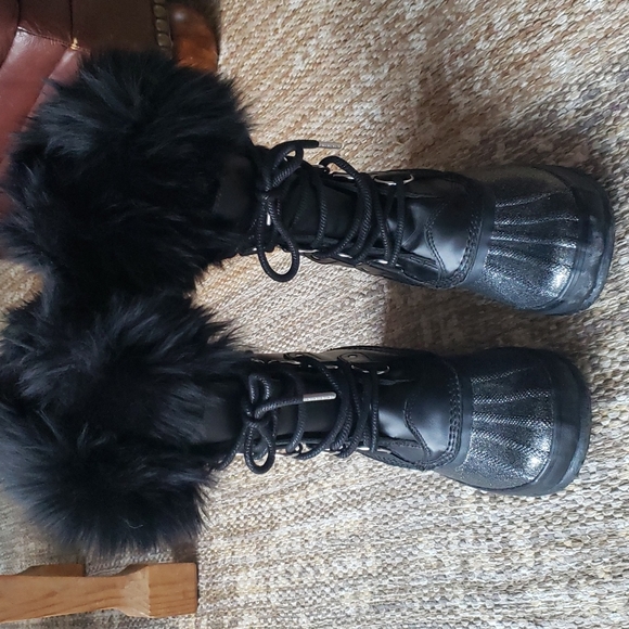 Sorel boots - Picture 2 of 13